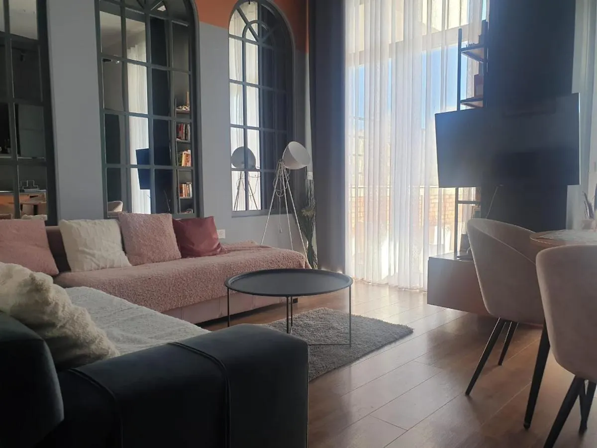 Villa Stylish Two Bedroom House With Private Pool Tirana